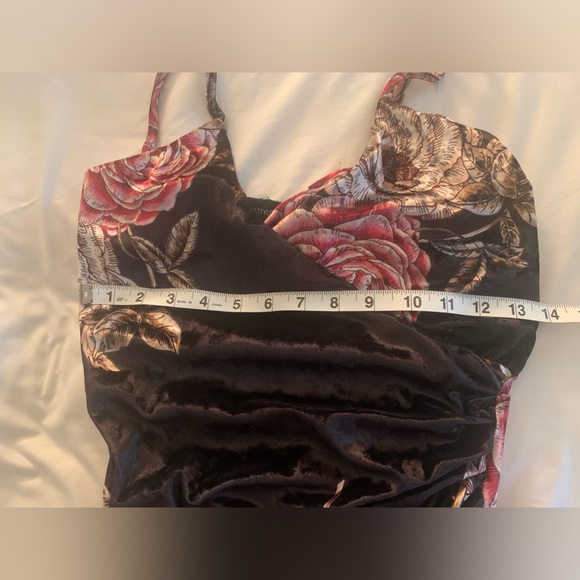 Pretty Little Things Velour Floral Wrap Dress US Size 8 - Picture 4 of 7